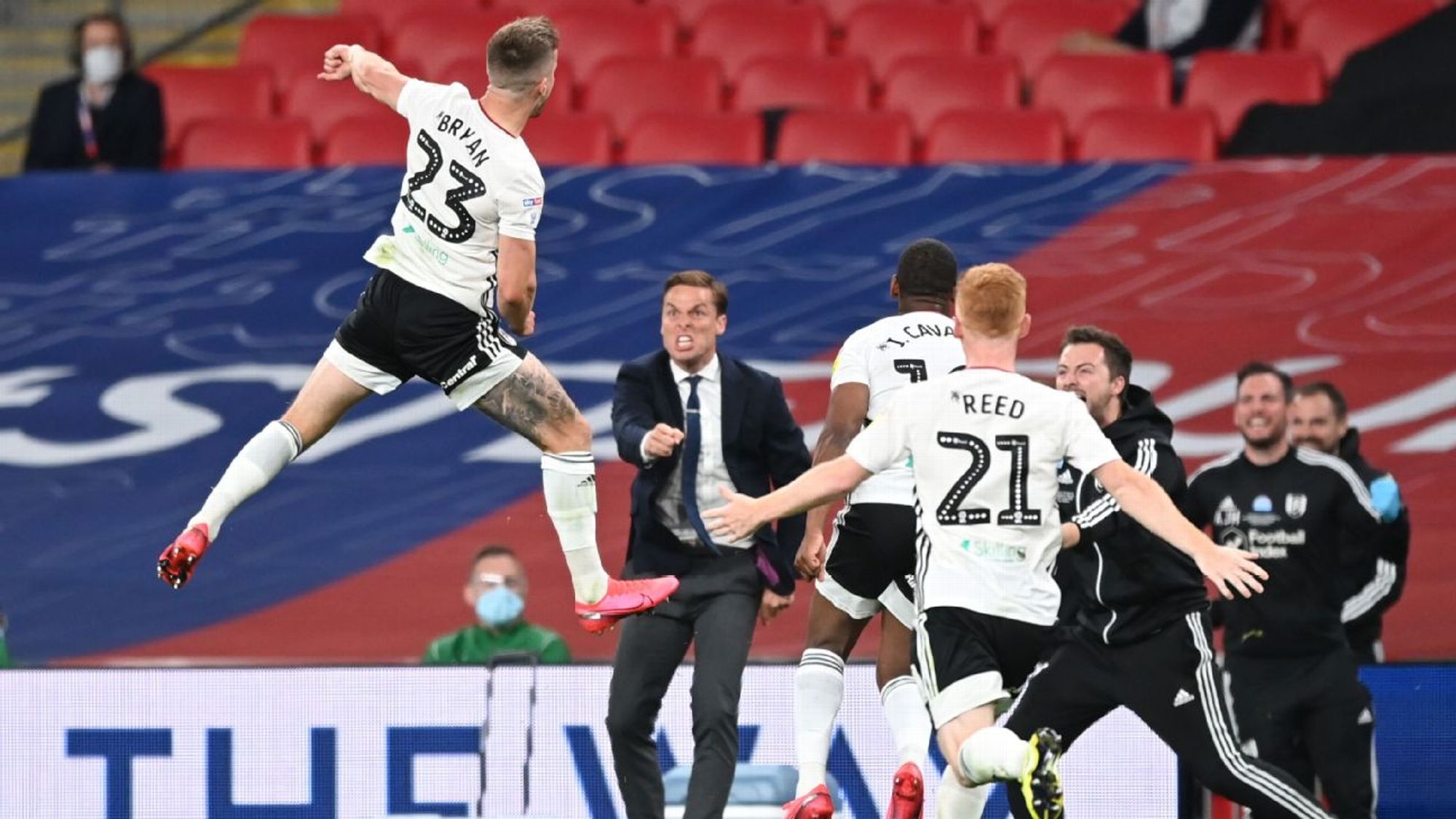 足球不仅塑 足球不仅塑